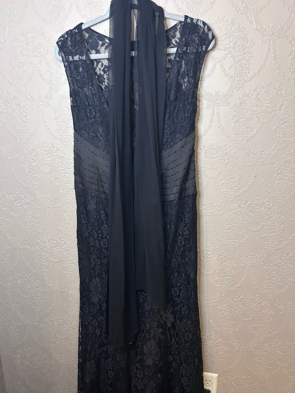 Black Lace Cap-Sleeve Evening Gown Jade Couture 6 USA - Picture 7 of 7